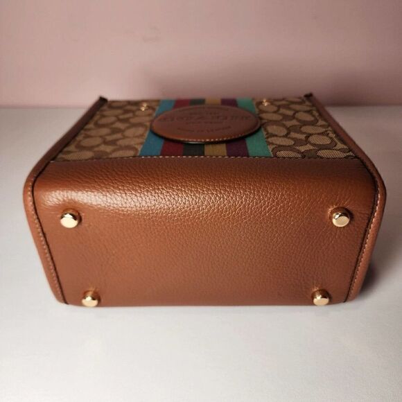 NWT Coach C5637 Dempsey Tote 22 Signature Jacquard Stripe Coach Patch Redwood - Picture 7 of 7